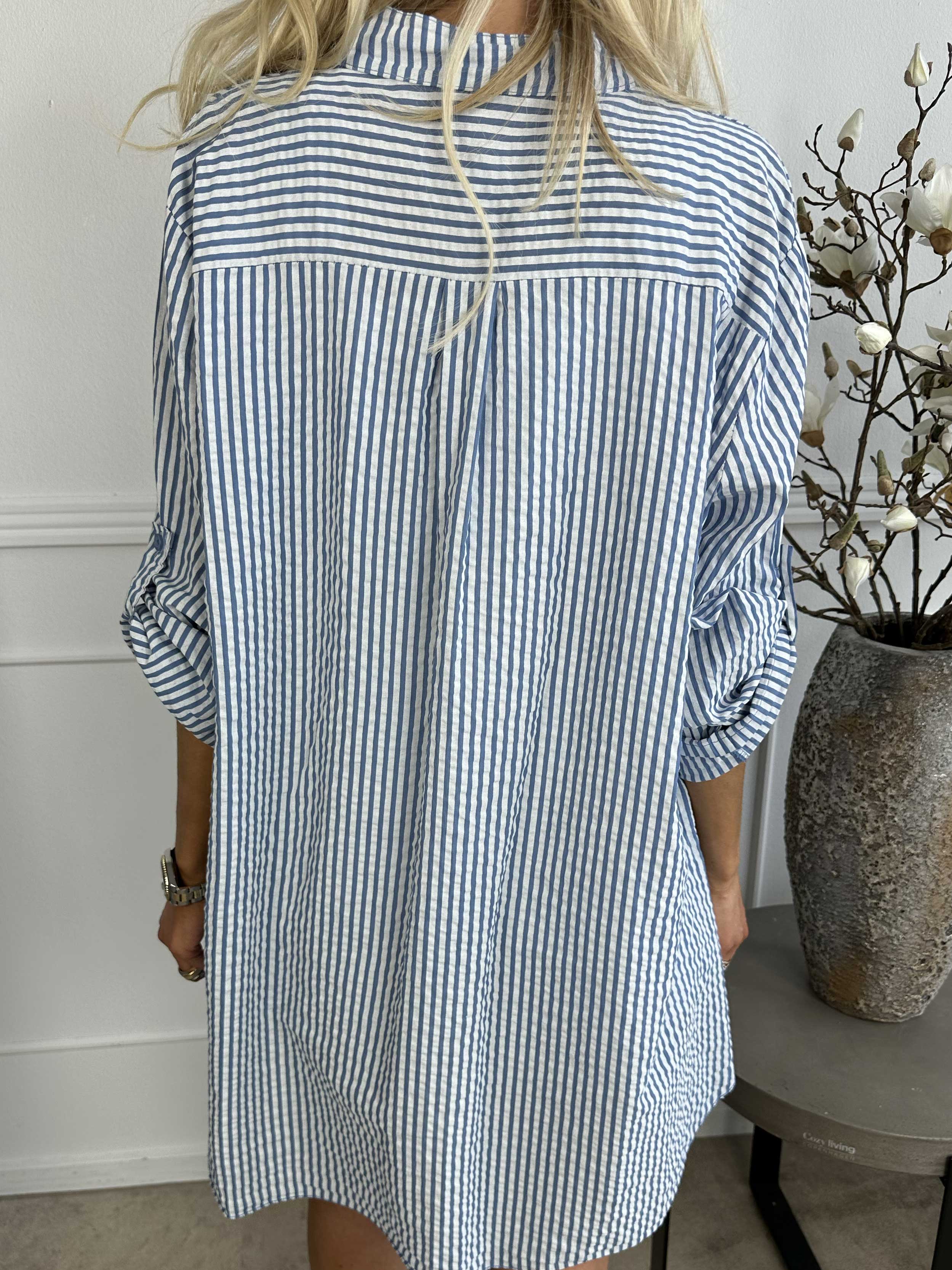 Carmina - Randig bomullsskjorta med bröstfickor